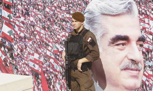 Lebanese mourn assassinated  ex-PM Hariri  a decade later