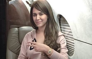 Supermodel Ayyan held for attempting to fly out with $500,000