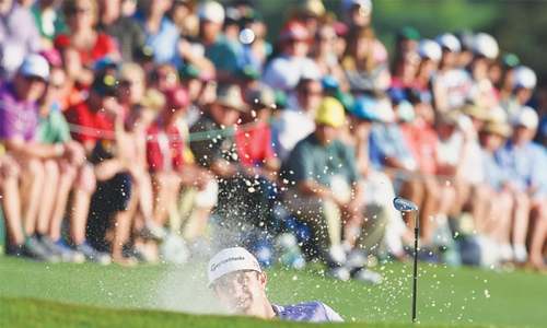 Spieth refuses to crack under pressure