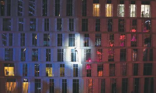 &lsquo;Spiderman&rsquo; scales Dubai skyscraper