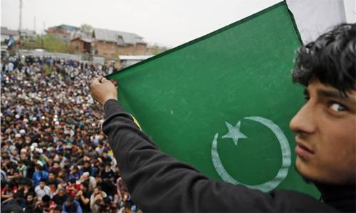 Kashmir's chief minister calls waving of Pakistani flag 'unacceptable' Kashmir's chief minister calls waving of Pakistani flag 'unacceptable'