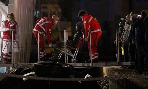 Migrant shipwreck survivors arrested as UN says 800 dead Migrant shipwreck survivors arrested as UN says 800 dead