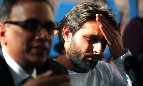 Seniors should either step up or step down: Shahid Afridi Seniors should either step up or step down: Shahid Afridi
