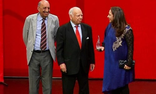 30 journalists, civil society representatives  given Agahi awards