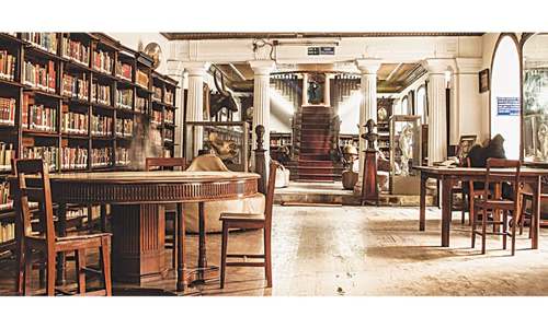 Nepal quake leaves century-old  library in ruins