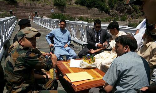 AJK policeman who crossed LoC returns home AJK policeman who crossed LoC returns home