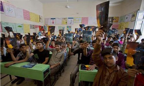 Artists look to counter violent extremism in Pakistan