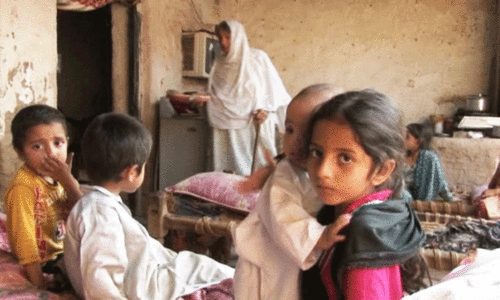Constable Mushtaq's children pictured in this photo. &mdash; Photo by author