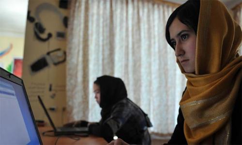 'Digital purdah': How gender segregation persists over social media