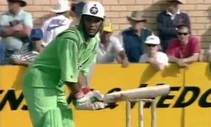 Cricket Classics: When Mujtaba stunned Australia