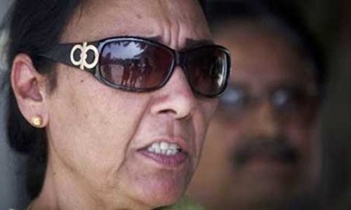 Naheed asked Benazir to wave to crowd, says driver Naheed asked Benazir to wave to crowd, says driver