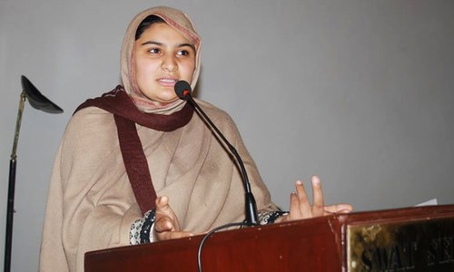 13-year-old Swat girl wins Muhammad Ali Humanitarian Award