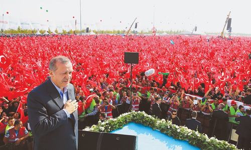 Over 100,000  attend Erdogan&rsquo;s  anti-terrorism rally