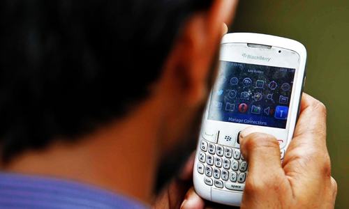 When disaster strikes: Pakistanis develop solar-powered mobile phone network