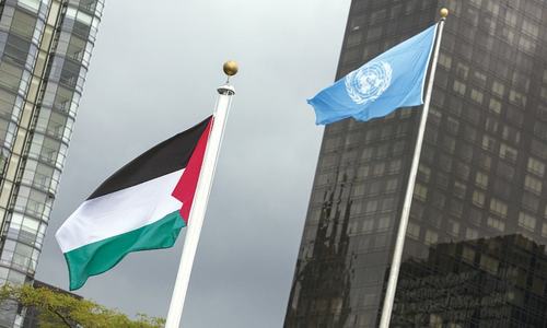 Palestinian flag raised  at UN for first time