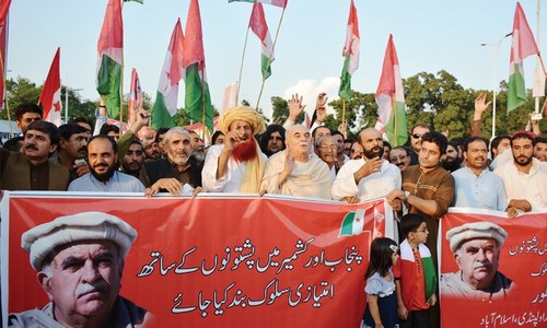 Achakzai warns against ‘treating Pakhtuns like Afghan nationals’ Achakzai warns against ‘treating Pakhtuns like Afghan nationals’