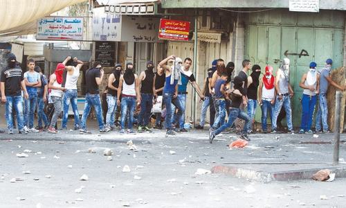 Israel bars Palestinians from entering Jerusalem Old City