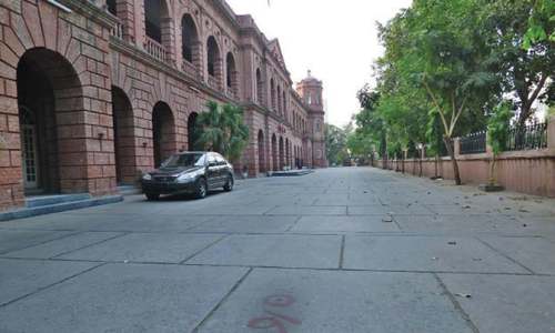 &lsquo;Clandestine&rsquo; marking of GPO sidewalk for train project