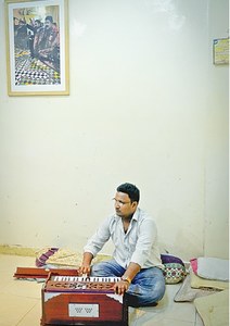 Ehtishamuddin Hussain, a 26th generation qawwal.