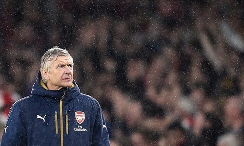Wenger stunned as Arsenal go top of the PL table