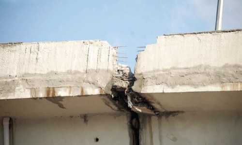 Engineers to assess damage to metro track