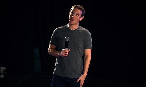 Facebook's Zuckerberg in India to get 'next billion online'