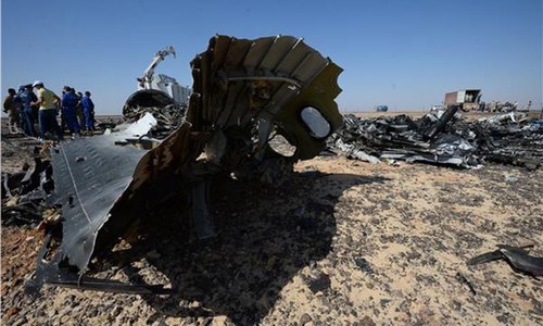 Experts examine black boxes of crashed Russian jet