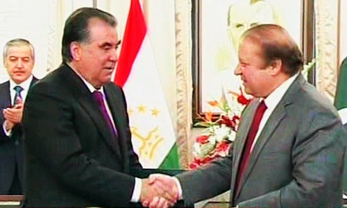 Pakistan wants early implementation of CASA-1000, Tajik president told