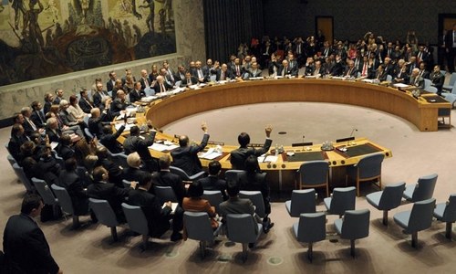 Russia, France push UN resolutions on fighting IS