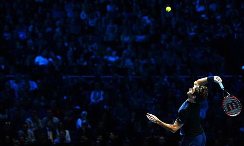 Federer halts Djokovic&rsquo;s winning streak for semi-finals spot