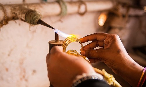 Cut from glass: The perilous lives of Hyderabad&rsquo;s bangle makers