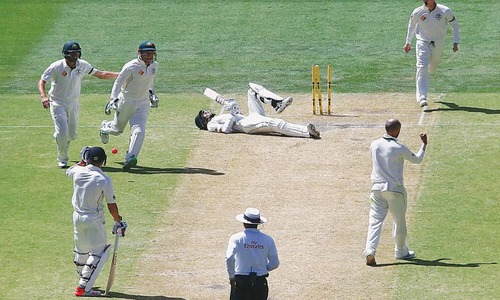 Australia clinch historic Test in tense finish