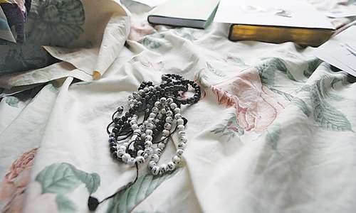 California couple&rsquo;s home thrown open to media