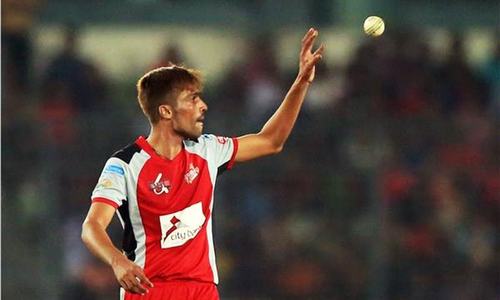 The big battle: Amir trumps Hafeez in BPL showdown