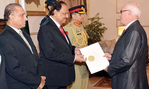 Envoys-designate of Iran, Sri Lanka and Cuba present credentials