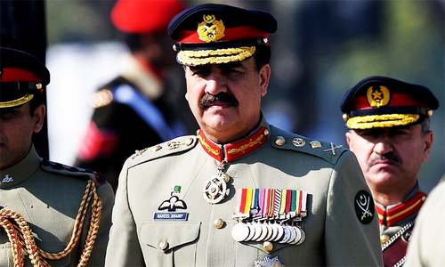 Gen Raheel Sharif puts speculations to rest, says will retire on due date