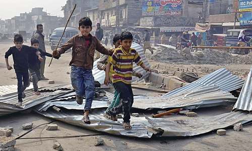 Aggrieved residents disrupt work on Orange Line