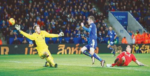 Vardy keeps Leicester&rsquo;s title charge rolling, United come to life