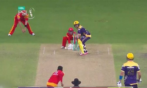 PSL: Nawaz, Wright star as Quetta hammer Islamabad on opening day