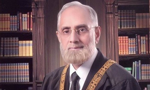 CJP warns govt to tackle Thar situation before judiciary intervenes