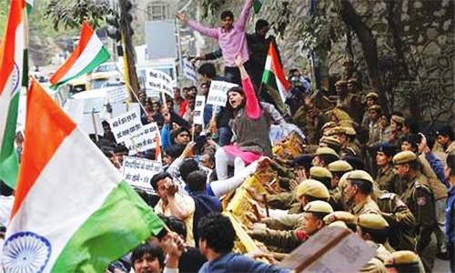 Protests over student&rsquo;s arrest spread to 18 Indian varsities
