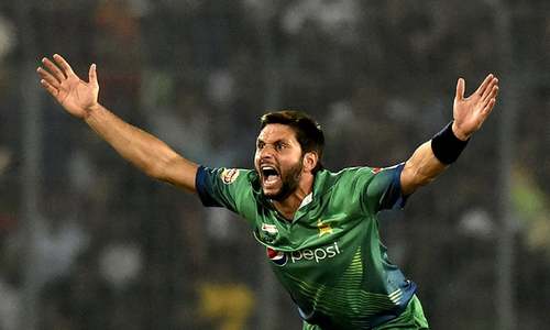 Wasim Akram lashes out at ‘below the belt’ criticism of Afridi Wasim Akram lashes out at ‘below the belt’ criticism of Afridi