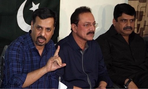 Kamal's new recruit, Anis advocate, says Altaf not fit to lead community