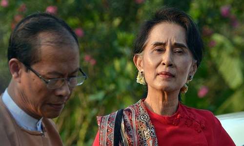 Myanmar's Suu Kyi 'angry at being interviewed by a Muslim', biographer claims Myanmar's Suu Kyi 'angry at being interviewed by a Muslim', biographer claims