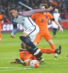 France defeat Dutch on night of Cruyff emotion