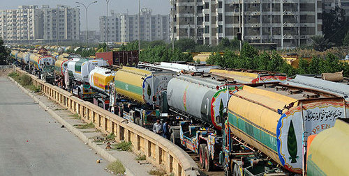 Pak-Afghan border closed for over an hour after exchange of harsh words Pak-Afghan border closed for over an hour after exchange of harsh words