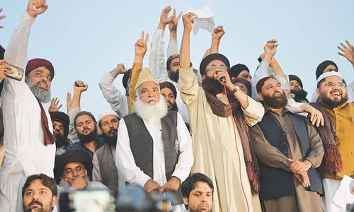 Sit-in ends without standoff