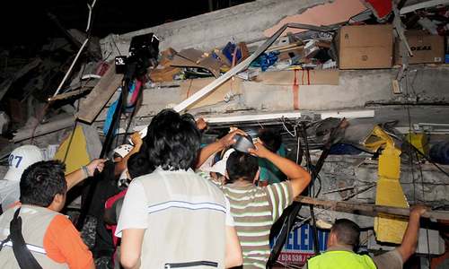 Earthquake kills 272 along devastated Ecuador coast