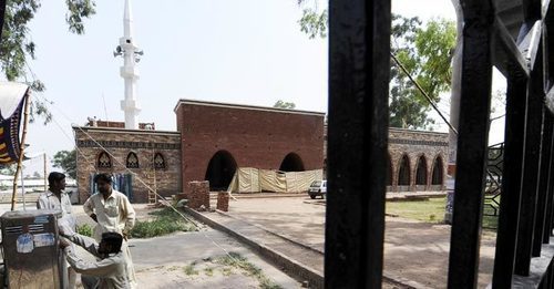 SC orders govt to implement 2007 Lal Masjid judgment