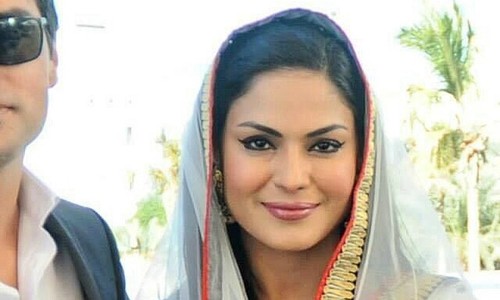 In surprise move, Veena Malik declares she's now devoting herself to Islam